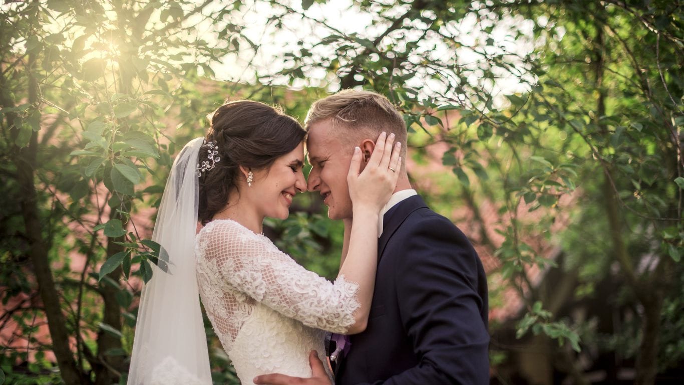 wedding-couple-stock